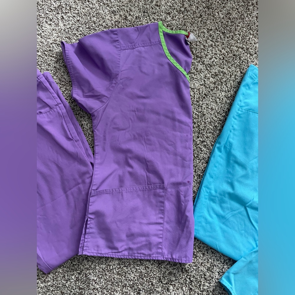 Dickies scrub set. 2 sets size small - Picture 6 of 9